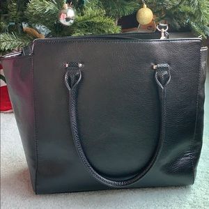 black hand bag